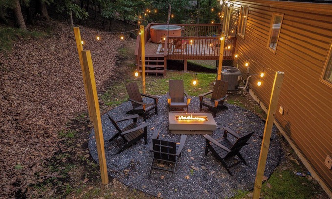 Massanutten House | Fire Pit ~ Pool Table ~ Movie Theater
