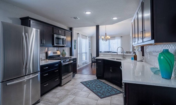 Edmond House | Firelane - Classy, Comfortable, Pet friendly