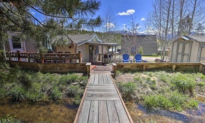 Grand Lake Cabin | Fireplace, Deck & Mtn Views: Grand Lake Home!