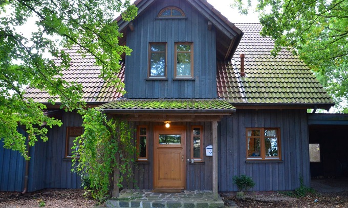 Oxstedt House | Fireplace, terrace, garden, barbecue, child-friendly near nature reserve