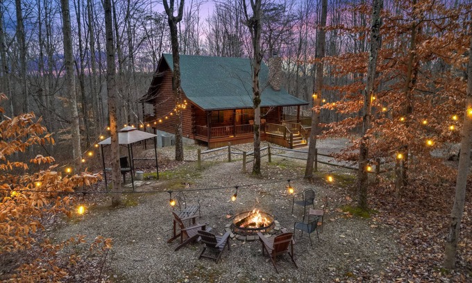 Logan Cabin | Fireside Cabin | Heart of Hocking Hills