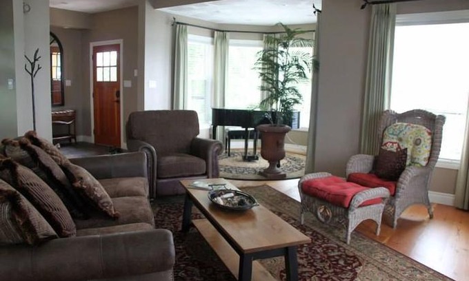 Fowler Lake House | FireSong Resort Village