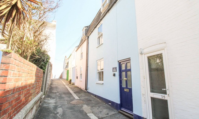 Weymouth Cottage | FIRKIN COTTAGE, family friendly in Brewers Quay Harbour