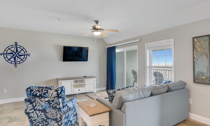 Kill Devil Hills Condo | First Flight Retreat 105: Oceanfront, Shared Pool