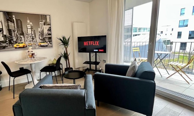 Sablon Apartment | FIRST Modern Studio/balcony/free car park/2P