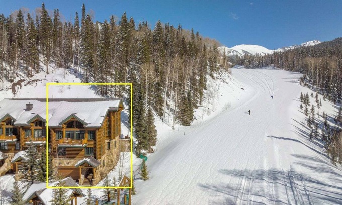 Mountain Village House | First Tracks on Sundance - Excellent Ski In & Out, views and private hot tub