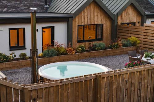 Ayr House | Firth View 2 - Country Escape with Sea Views of Arran!