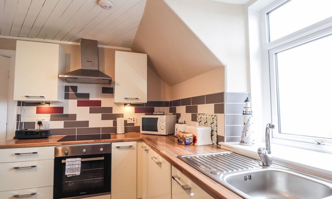 Buckie Apartment | FIRTHVIEW, family friendly, character holiday cottage in Buckie