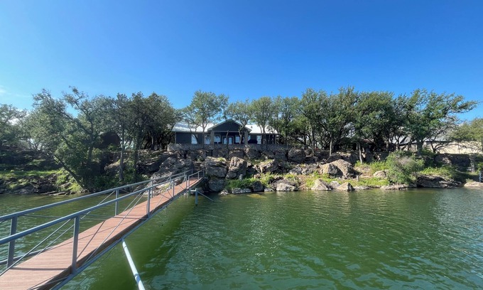 Graham House | Fish and Float in deep Possum Hollow cove! Close to restaurants & Graham!
