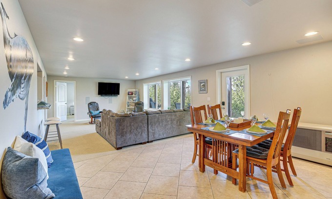 Ketchikan Apartment | Fish & Hike: Apartment w/Pool Table in Ketchikan!