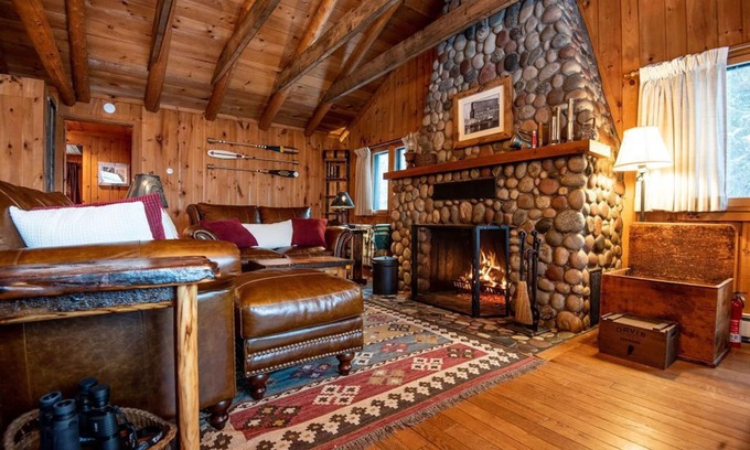 Lutsen Cabin | Fish Hook Cove on Lake Superior. Enjoy Grand Marais, Lutsen & the North Shore!