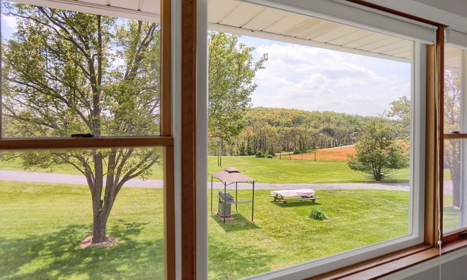 Hesston House | Fisher's Nook, Aunt Susie's Vacation Rentals : Raystown Lake Seven Points