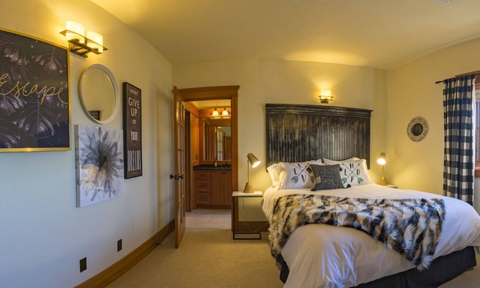 Astoria Condo | FisherBros flats 203