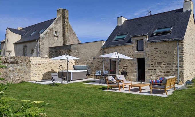 Sene House | Fisherman's cottage with sea view and jacuzzi