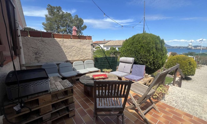 Saint-Mandrier-sur-Mer House | Fisherman's house, Saint-Mandrier-sur-Mer, air conditioning, sea view