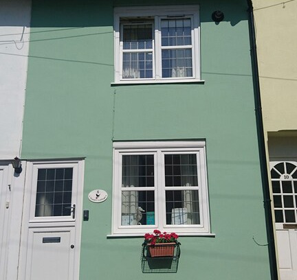 Brixham Cabin | Fishermans Cottage in Historic Quarter of Brixham
