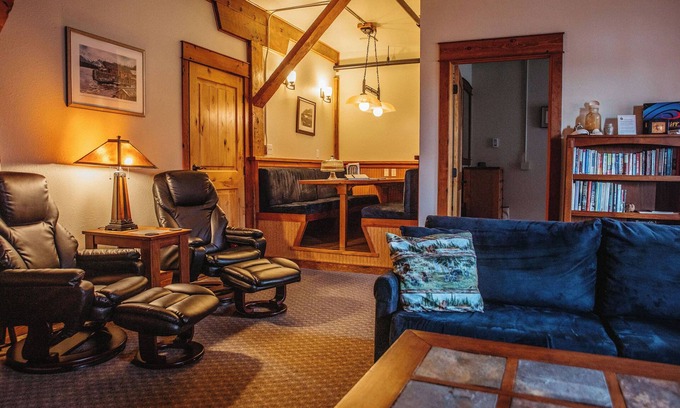 Sitka House | Fishermans Quay South Bunkhouse