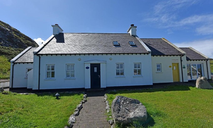 Downings Bed & Breakfast | Fishermans Village with Sea Views