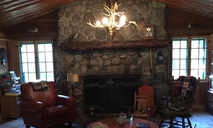Roscommon Cabin | Fishing/Hunting/Relaxing Cabin located less than a mile from Chase Bridge