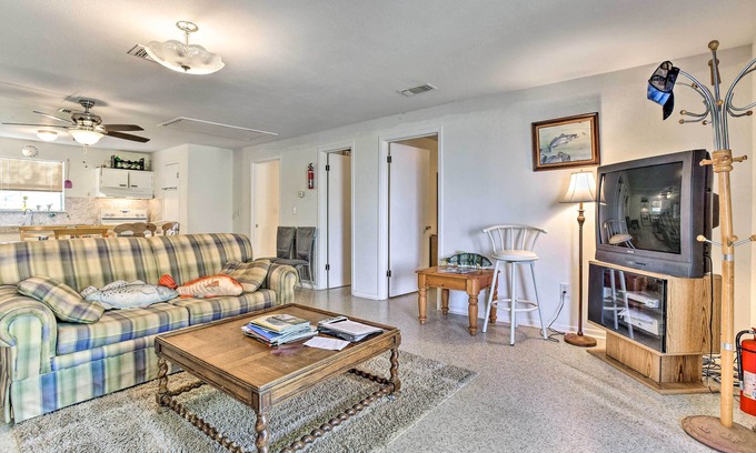 Palacios House | Fishing Pier, Kayaks: Bayfront Home in Palacios!
