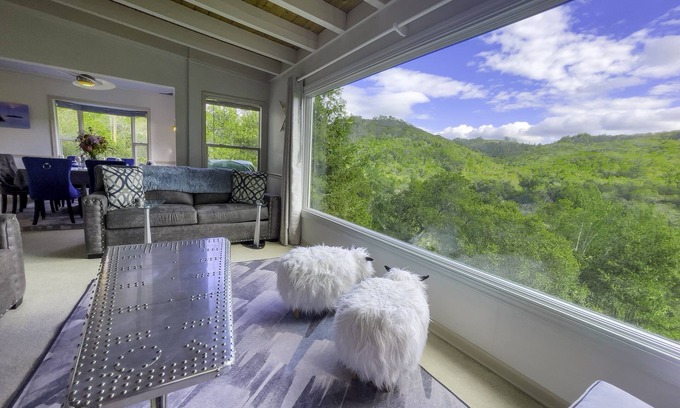 Healdsburg House | Fitch Mtn Lookout- Gorg & Comfy!Pets-Walkable Russian River-Spa under the stars!