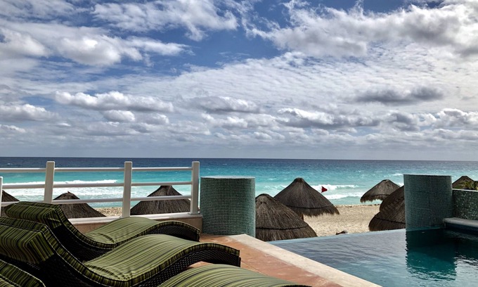 Zona Hotelera Villa | Five Bedroom Beach House