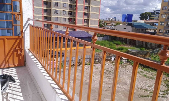 Nairobi Apartment | Five minutes walk to the mall. Fully furnished one bedroom house.