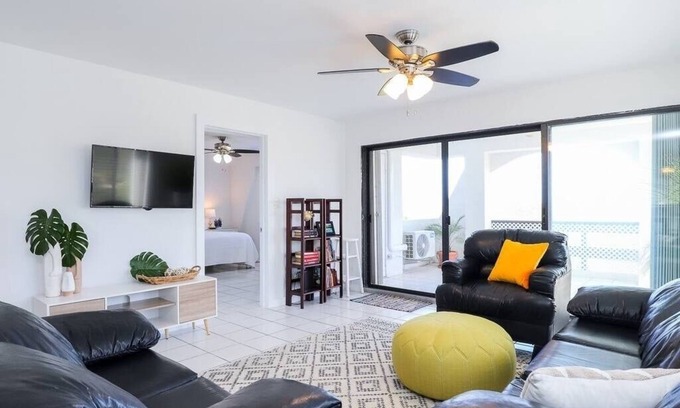 Rosendal Apartment | Five O'clock Somewhere Condo