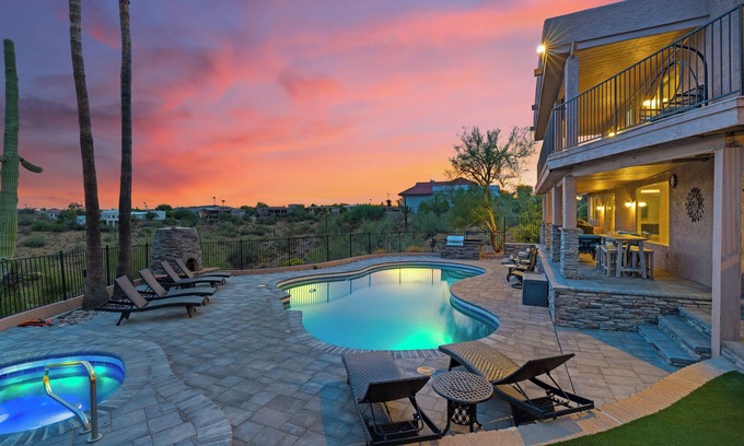 Fountain Hills House | Five Palms ★Scenic Mountain View's-Heated Pool-Spa-Balcony-Spacious★