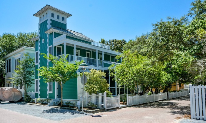Seaside Cottage | Five Porches and Private Deck, Seaside, Fl + 2 Adult Bikes!
