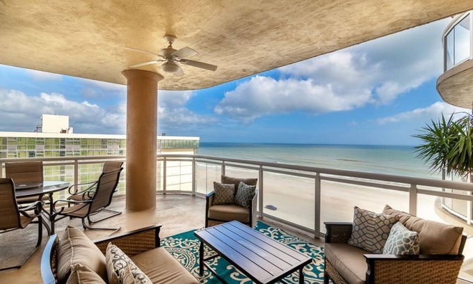 Daytona Beach Condo | Five-star direct oceanfront condo - MASSIVE Balcony- Ocean Vistas - 801