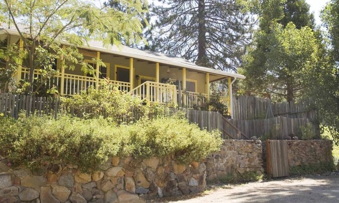 Pinehurst Cabin | Fivespot Cabin, an art and nature lover's retreat