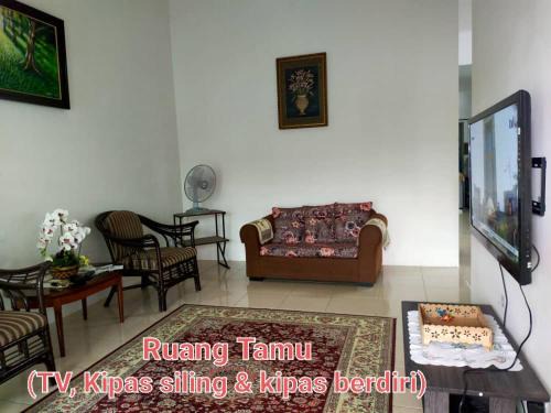 Perak Tengah District House | FJ Homestay