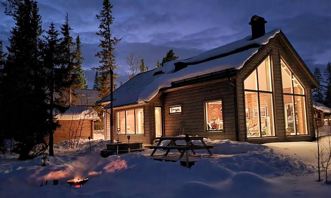 Funasdalen Ski Chalet | Fjellyx in funäs with relax&sauna, hot tub, 13 bed
