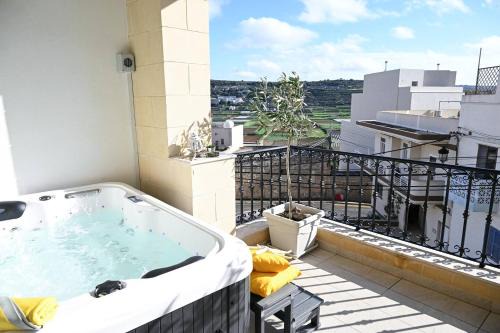Mellieha Apartment | Fl 1 Ta'lonza Luxury With Hot Tub By Homely