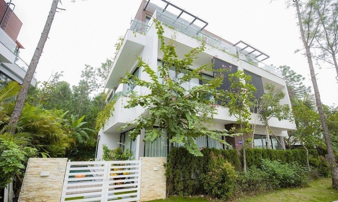 Vinh Yen Villa | Flamingo Dai Lai Resort Vila Tu Nhan BBQ