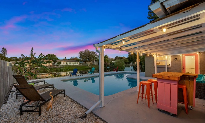 Seminole House | Flamingo Hideaway - Chic Pool Home 3min to Beach!