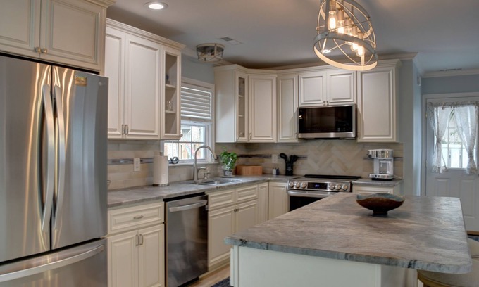 North Forest Beach House | Flamingo House! - Close 2 Beach - Private Yard - Pool - Hot-tub & Putting Green