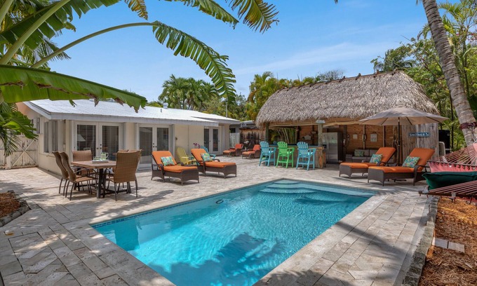 Midtown House | FLAMINGO ROSE ~ Midtown 3 Bedroom, 2 Bathroom Home w/Pool & Parking!