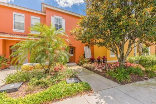 West Kissimmee House | Flash 20 Off Townhome at Emerald Island Resort