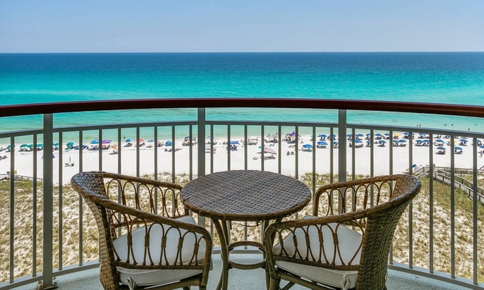 Navarre Beach Condo | Flash Deal: 10% Off 3+ nights Already Low Rates – July & August Only!
