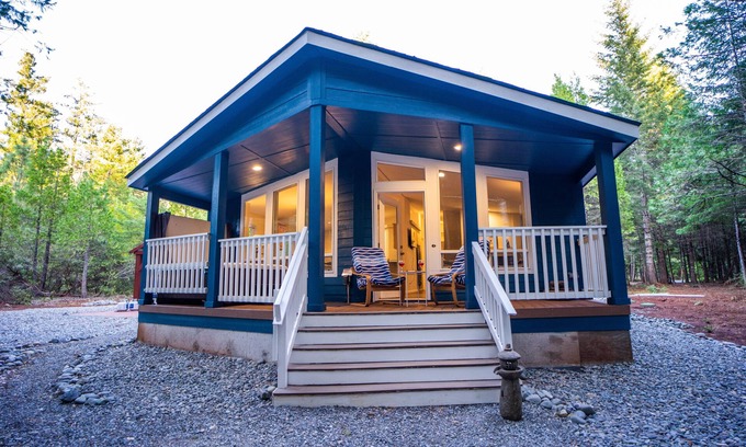 Gasquet House | Flash deal now! Hot tub in the crisp air!