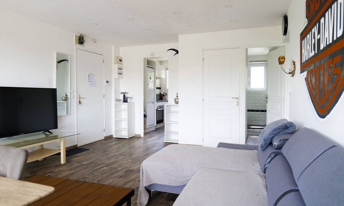 Deux Croix-Banchais Apartment | Flat 15 min walk from Parc Balzac Angers - 6 people