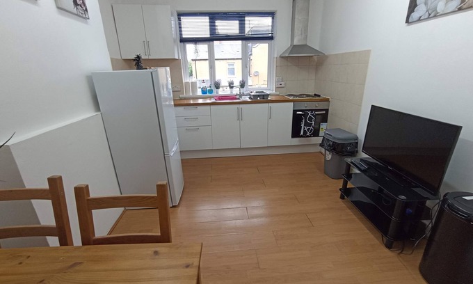Wimbledon Apartment | Flat 15mins Bicycle Ride Away From the Tennis 45min Walk
