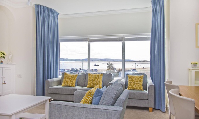 Aberdovey Apartment | Flat 2 Self Catering apartment