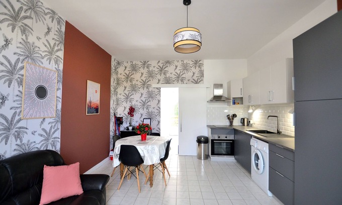 Lamalou-les-Bains Apartment | Flat-Apartments 36m², Ground floor, City Center Lamalou les Bains