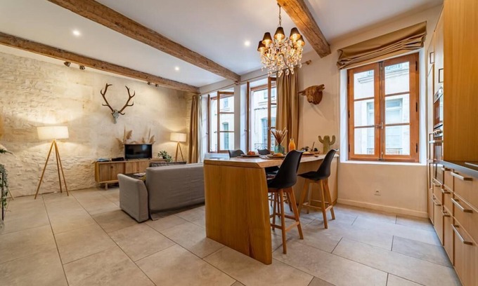 Nimes City Centre Apartment | 🏛️ Flat close to Maison Carrée - ⭐