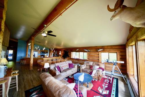 Homer Bed & Breakfast | Flat Fish Lodge B&B and Event Center