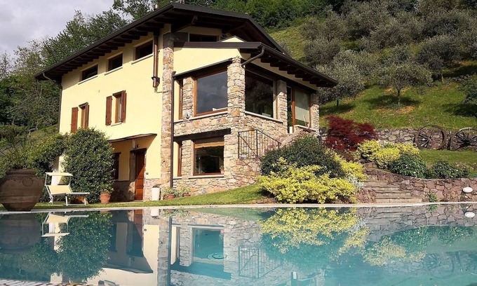 Pisogne Apartment | Flat in Pisogne with Lake Iseo View