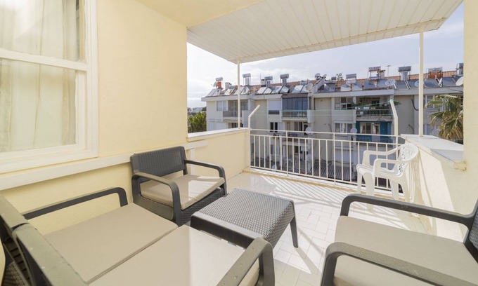 Lara Apartment | Flat w Balcony 10 min to Lara Beach in Antalya